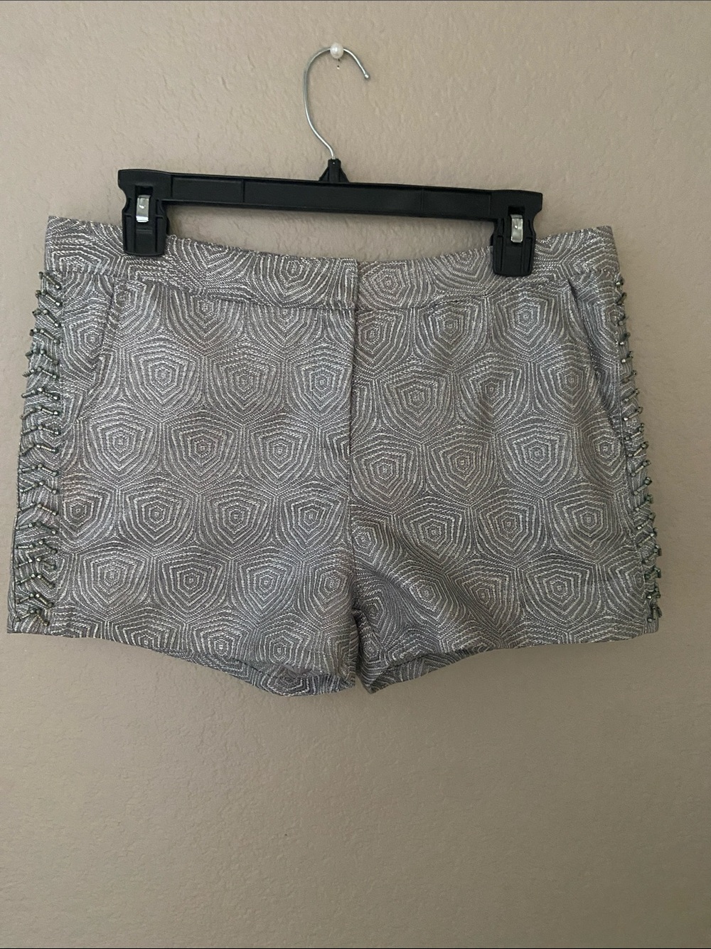 Quinn Dress Shorts in Silver Textured Geometric Pattern, metallic beadwork. Sz M